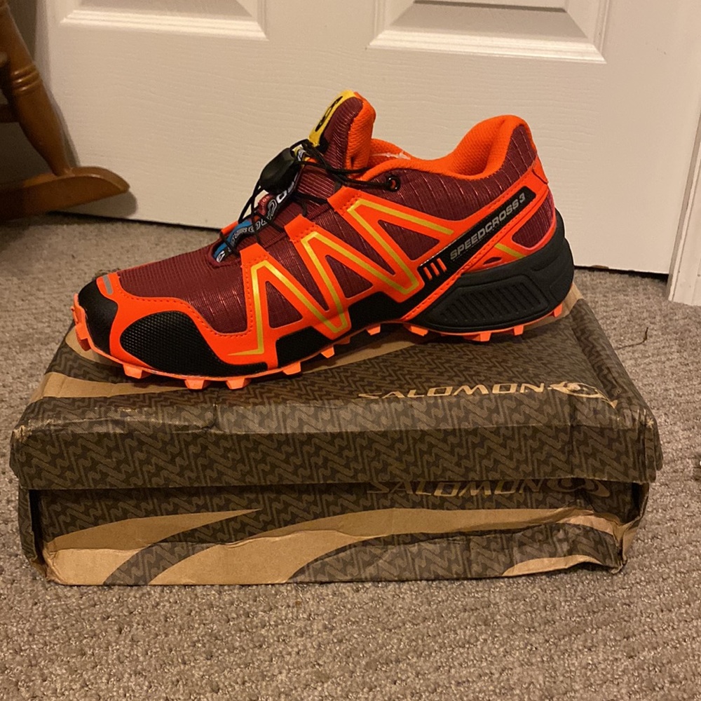 NWT SPEEDCROSS 3 Running Shoes